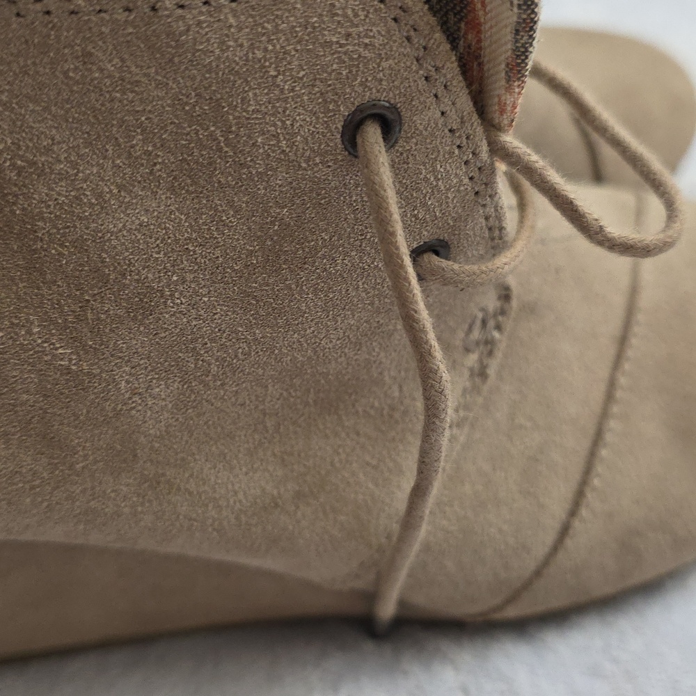TOMS Desert Wedge Booties Womens Tan Suede Lace Up Ankle Boots Casual Comfort - Picture 12 of 12